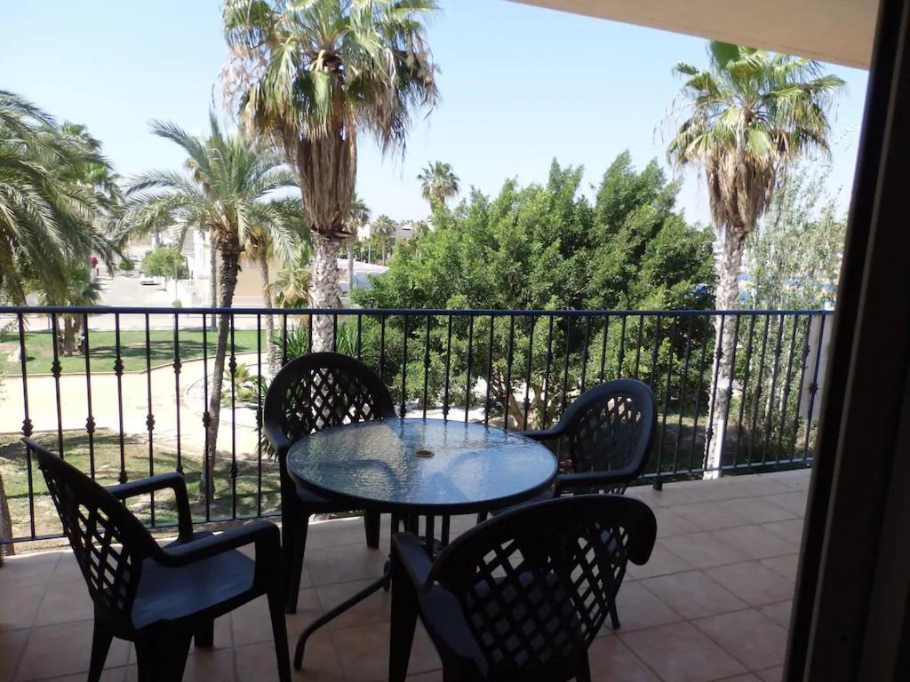 Nice Apartment With Spacious Terrass And Rooftop ロス・アルカサレス エクステリア 写真