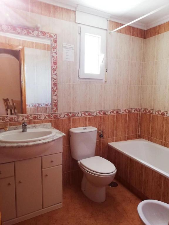 Nice Apartment With Spacious Terrass And Rooftop ロス・アルカサレス エクステリア 写真